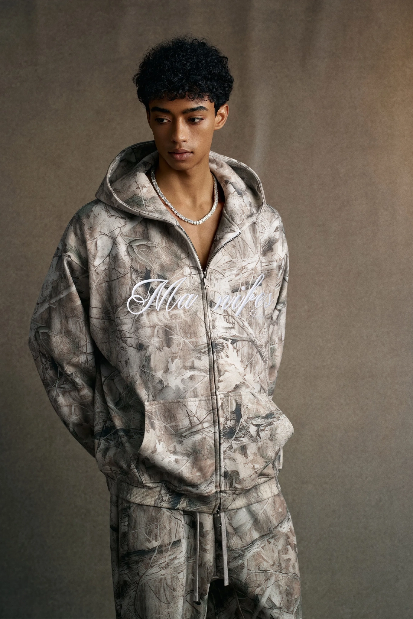 DESERT CAMOUFLAGE EMBROIDERED ZIP UP HOODIE